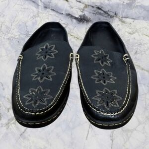 Eastland Leather Embroidered Mules 9 M Medium Width Flat Black Old Money